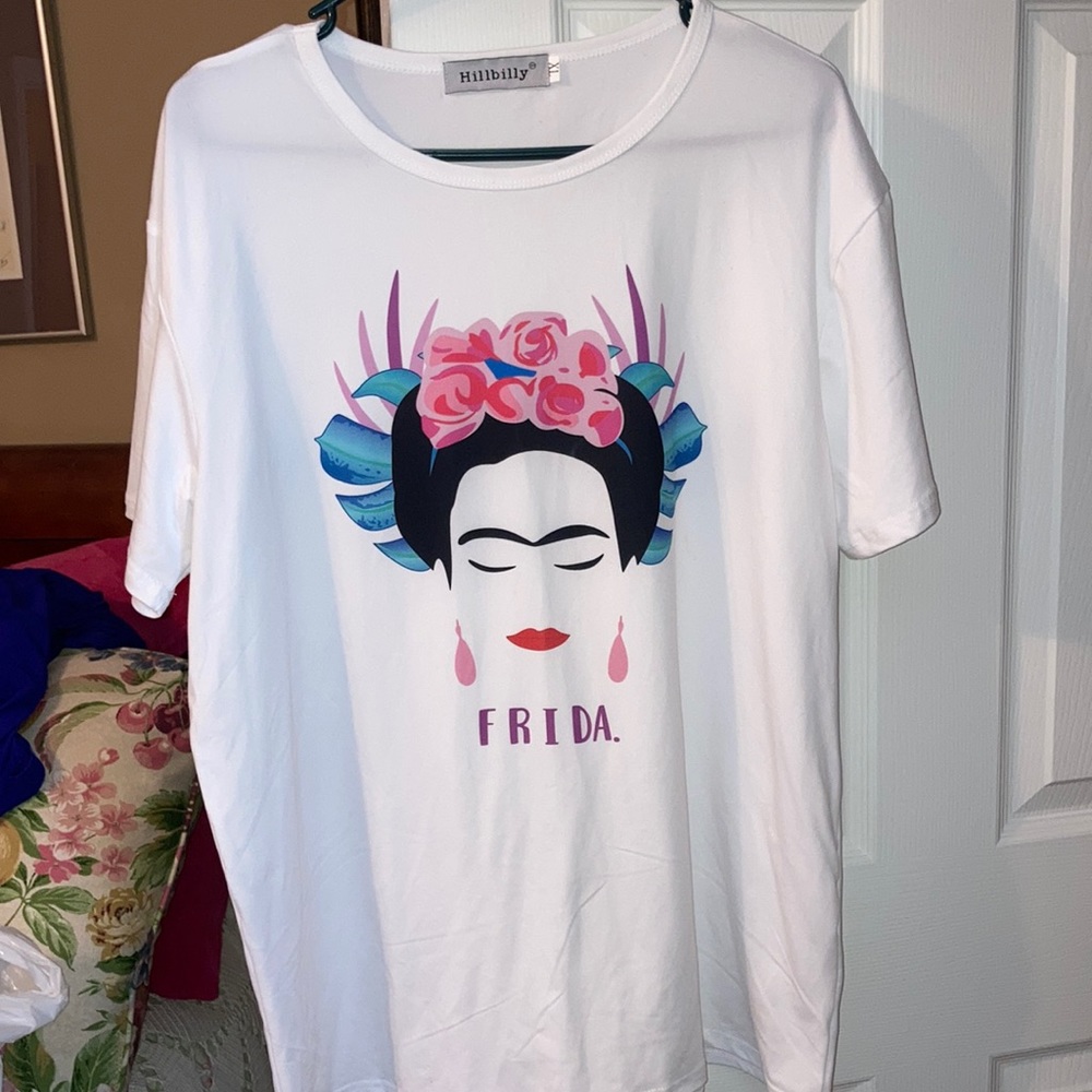 Frida tee by hillbilly